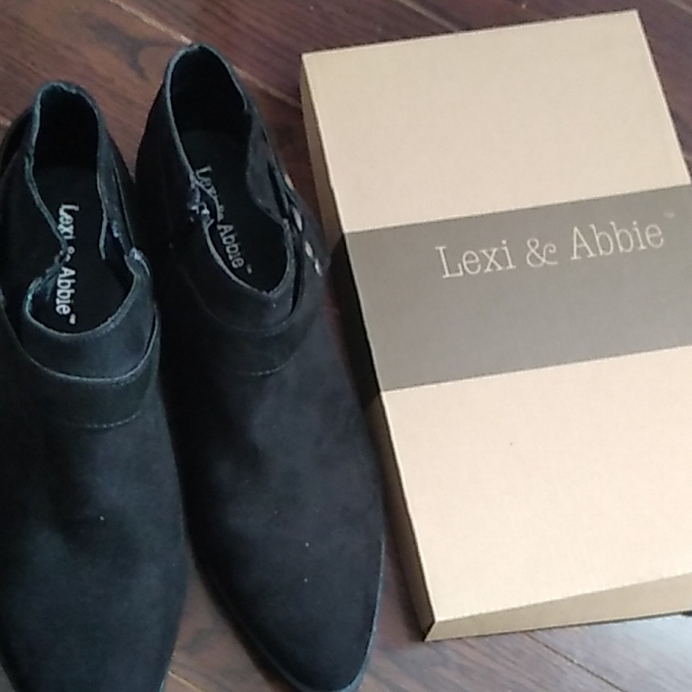 Hoping to find a new home for it, only worn once